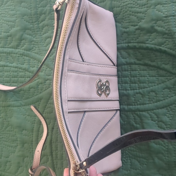 Guess crossbody purse taupe - Picture 3 of 13